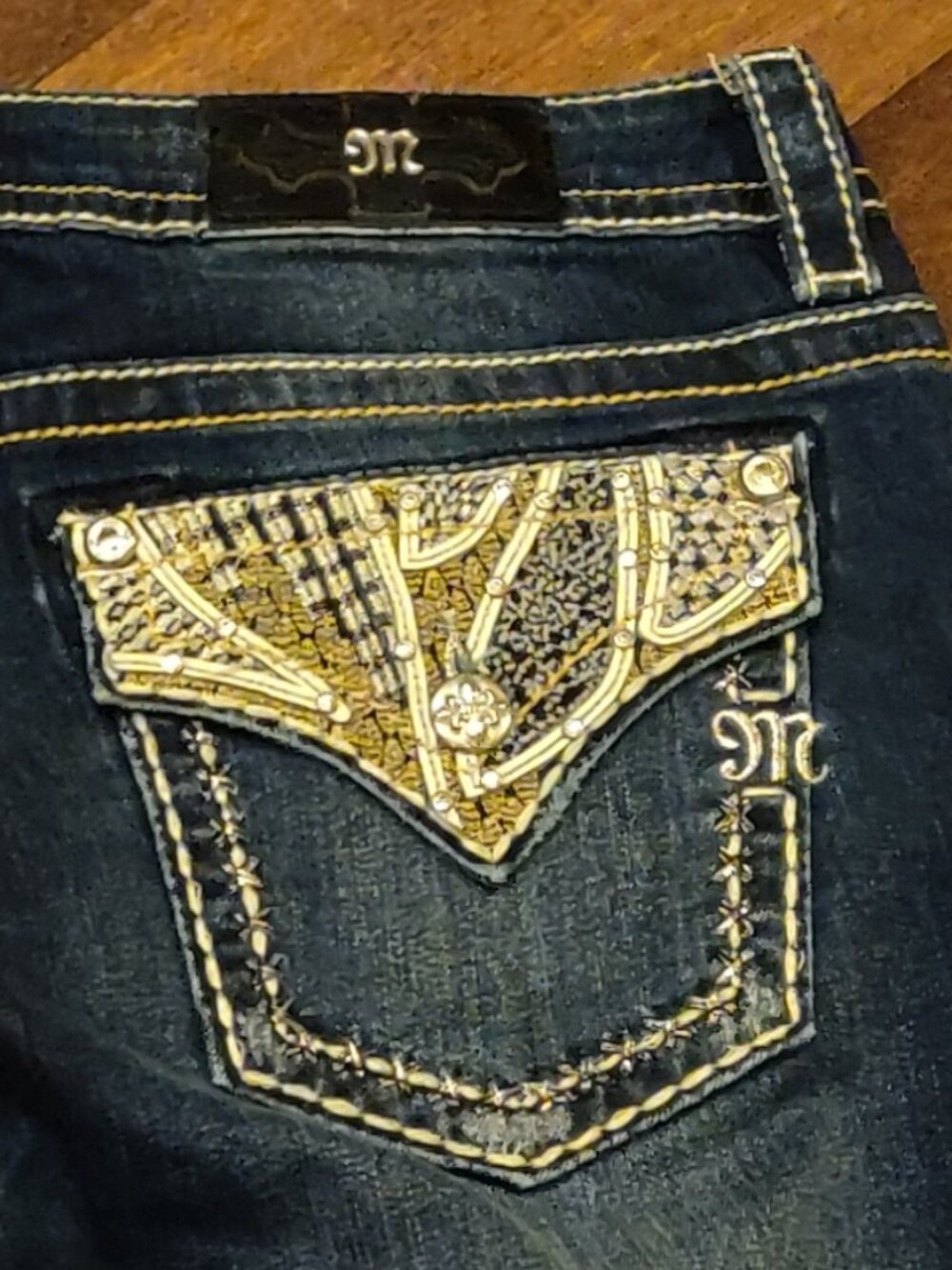 Miss Me Mid Rise Boot Cut Flap Pocket Embellished Jeans Size 32 - Picture 3 of 8